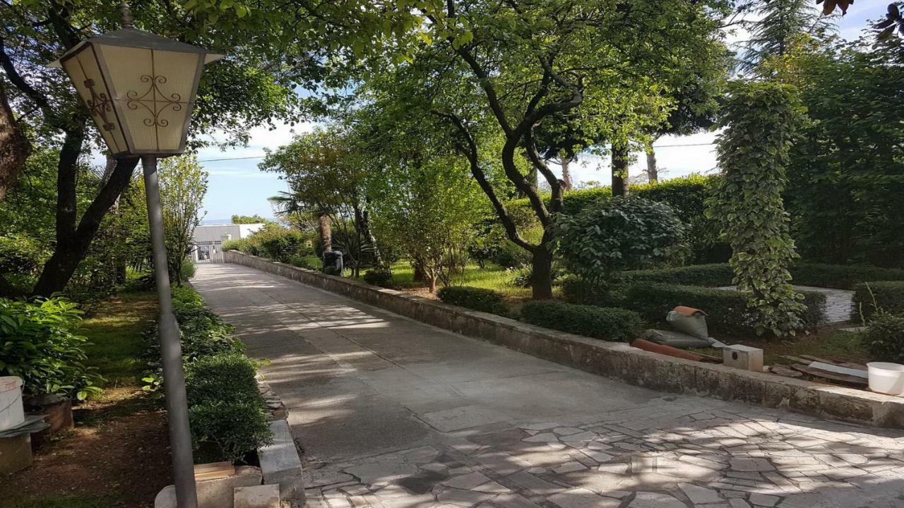 Apartments Anita - One Bedroom Apartment With Garden ماتولي المظهر الخارجي الصورة